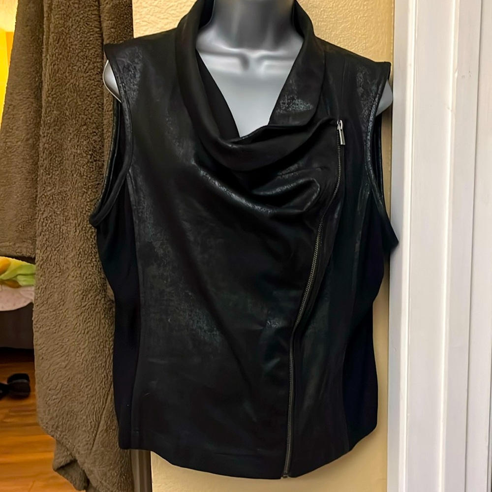 Vince Camuto Vest (strech)